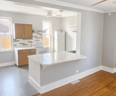 109 5TH Avenue Sterling IL 61081