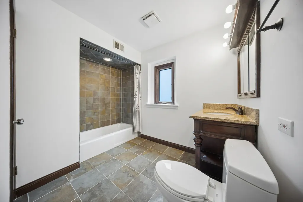 1822 Walnut Avenue Wilmette IL 60091