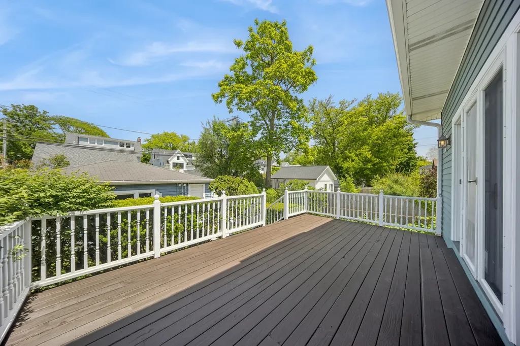 1822 Walnut Avenue Wilmette IL 60091