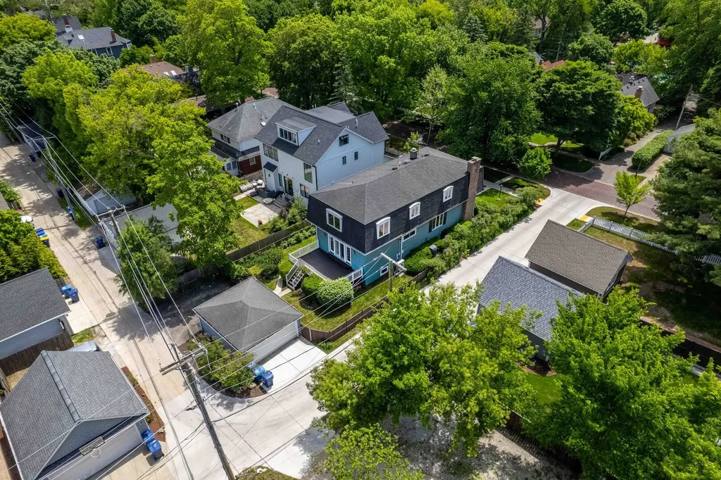 1822 Walnut Avenue Wilmette IL 60091