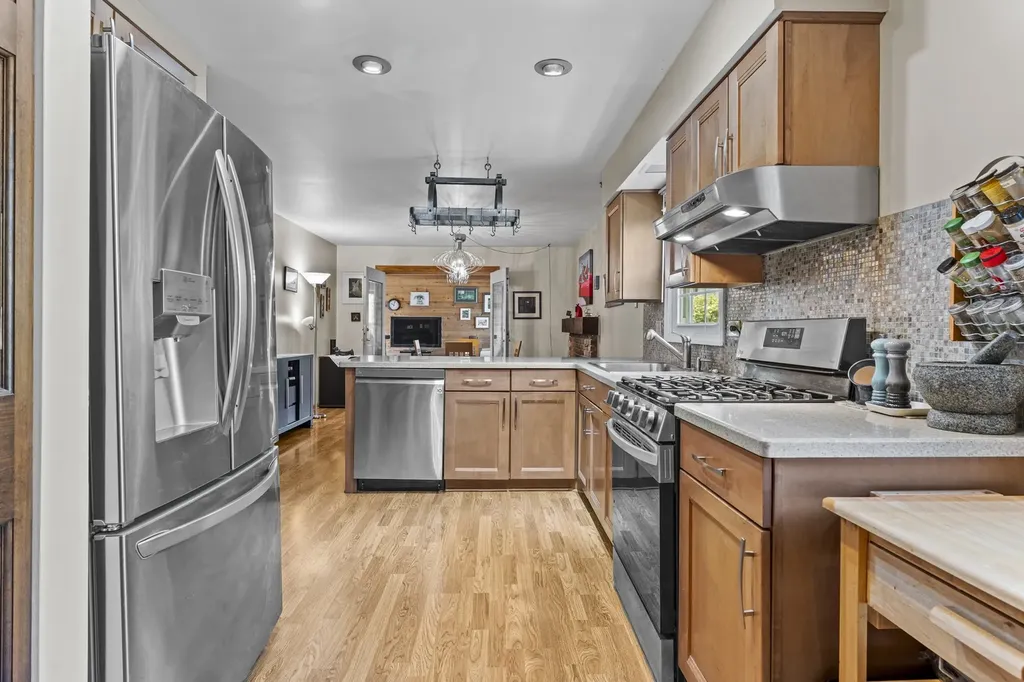 357 Brighton Bay Roselle IL 60172
