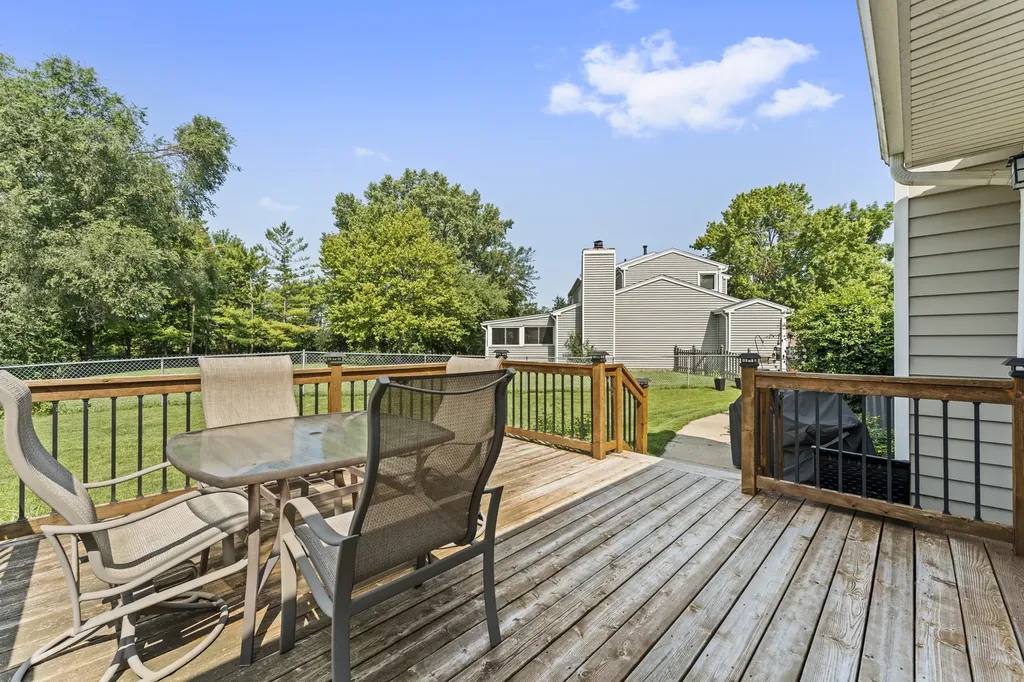 357 Brighton Bay Roselle IL 60172