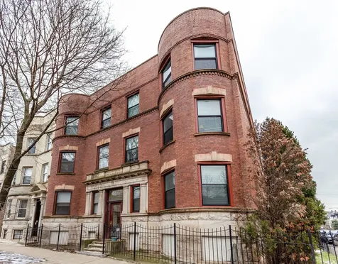 923 West Sheridan Road Chicago IL 60613