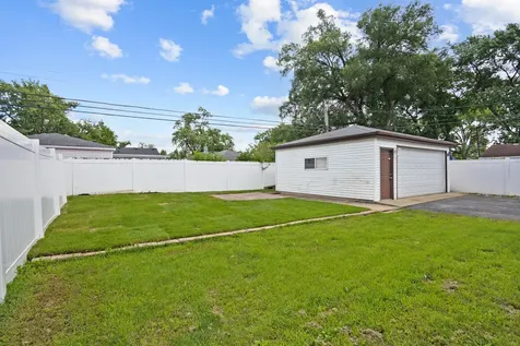 8833 Tulley Avenue Oak Lawn IL 60453