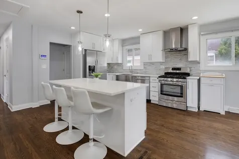 8833 Tulley Avenue Oak Lawn IL 60453