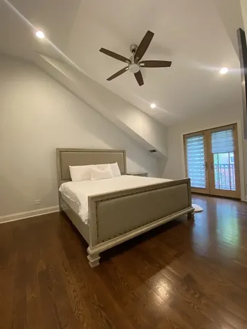 1052 Margret Street Des Plaines IL 60016