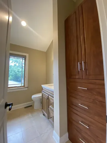 1052 Margret Street Des Plaines IL 60016