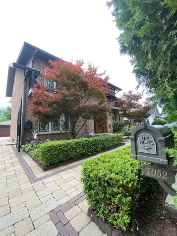 1052 Margret Street Des Plaines IL 60016
