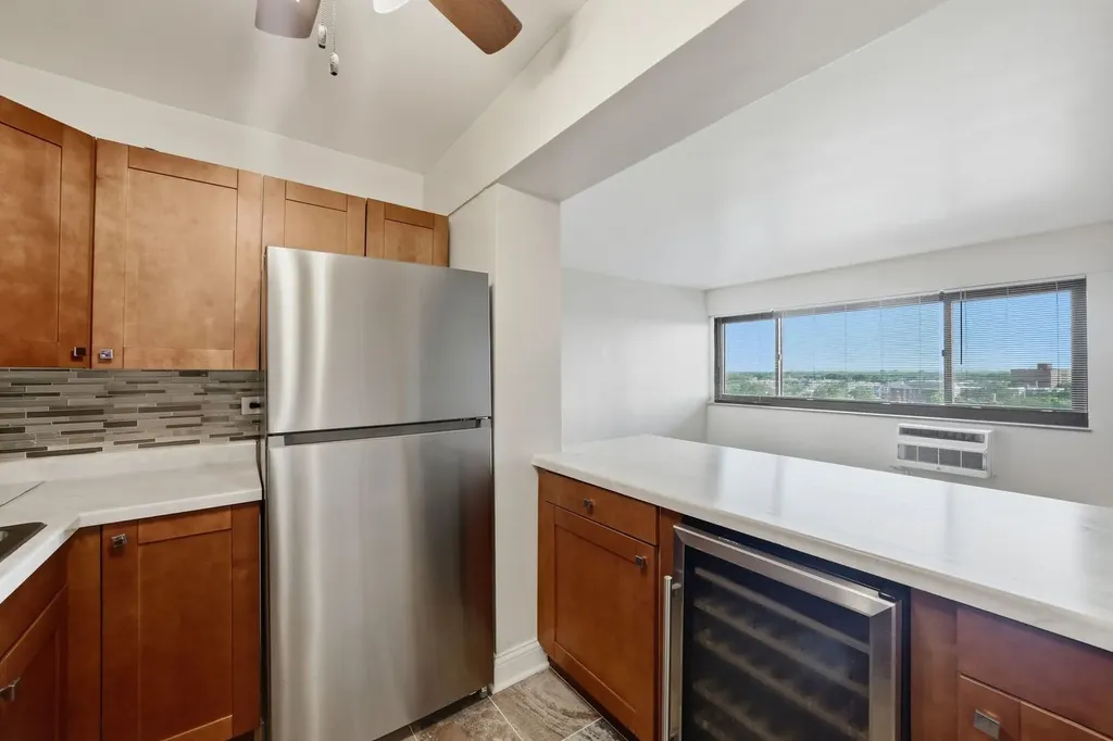 7337 South South Shore Drive Chicago IL 60649