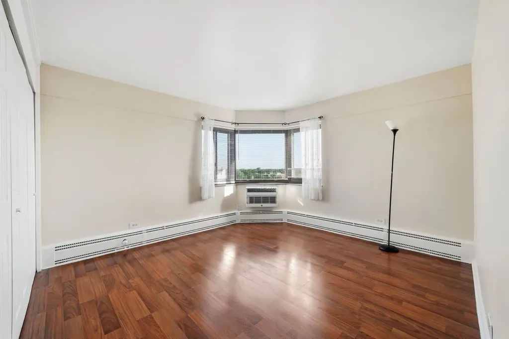 7337 South South Shore Drive Chicago IL 60649