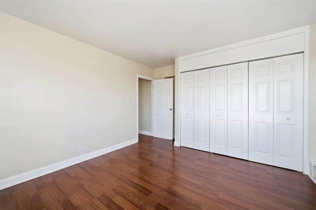 7337 South South Shore Drive Chicago IL 60649