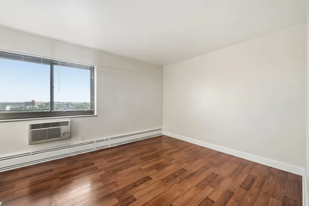7337 South South Shore Drive Chicago IL 60649