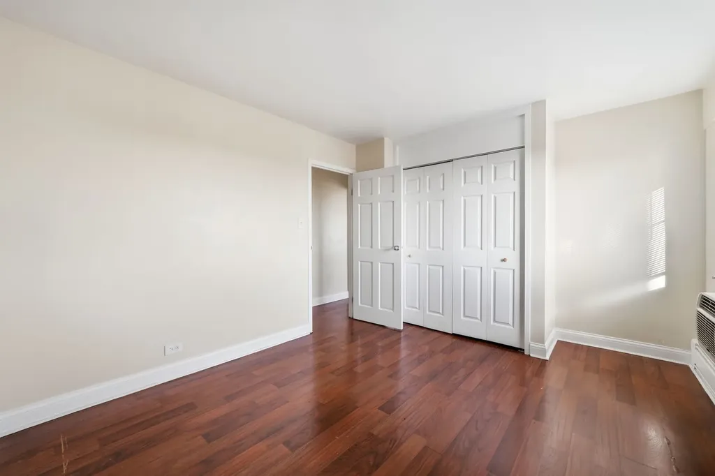 7337 South South Shore Drive Chicago IL 60649