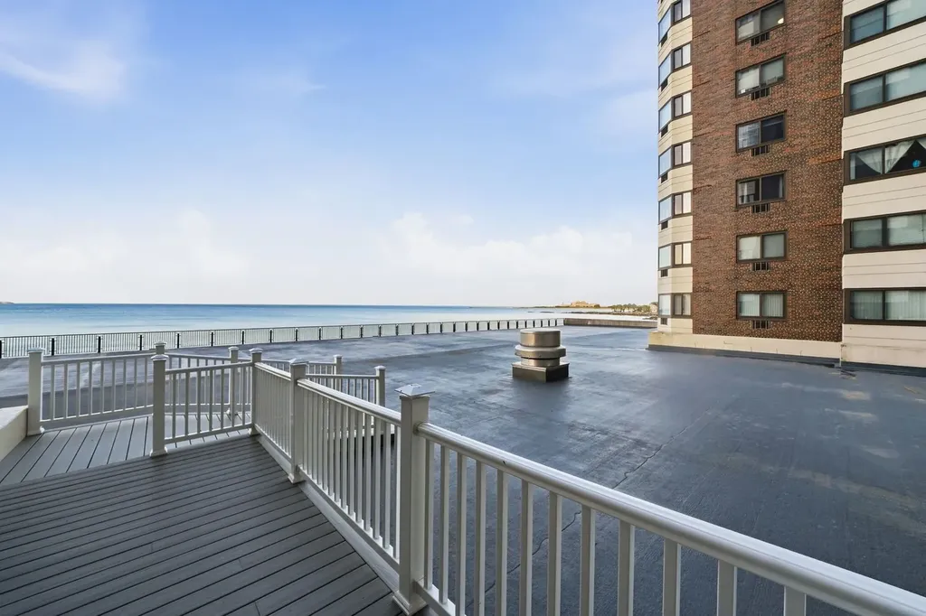 7337 South South Shore Drive Chicago IL 60649