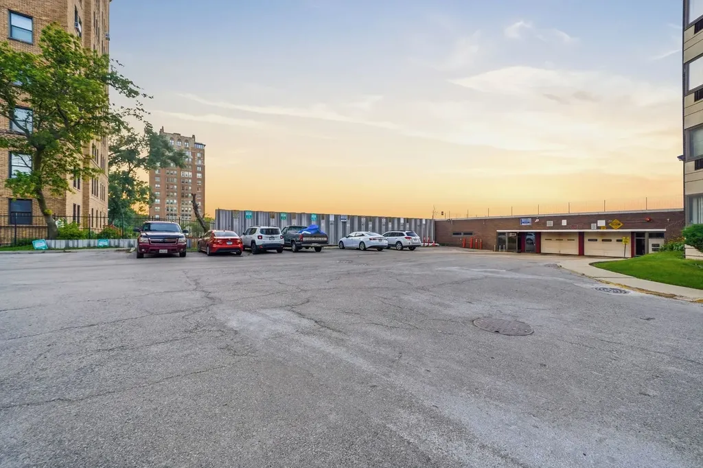 7337 South South Shore Drive Chicago IL 60649