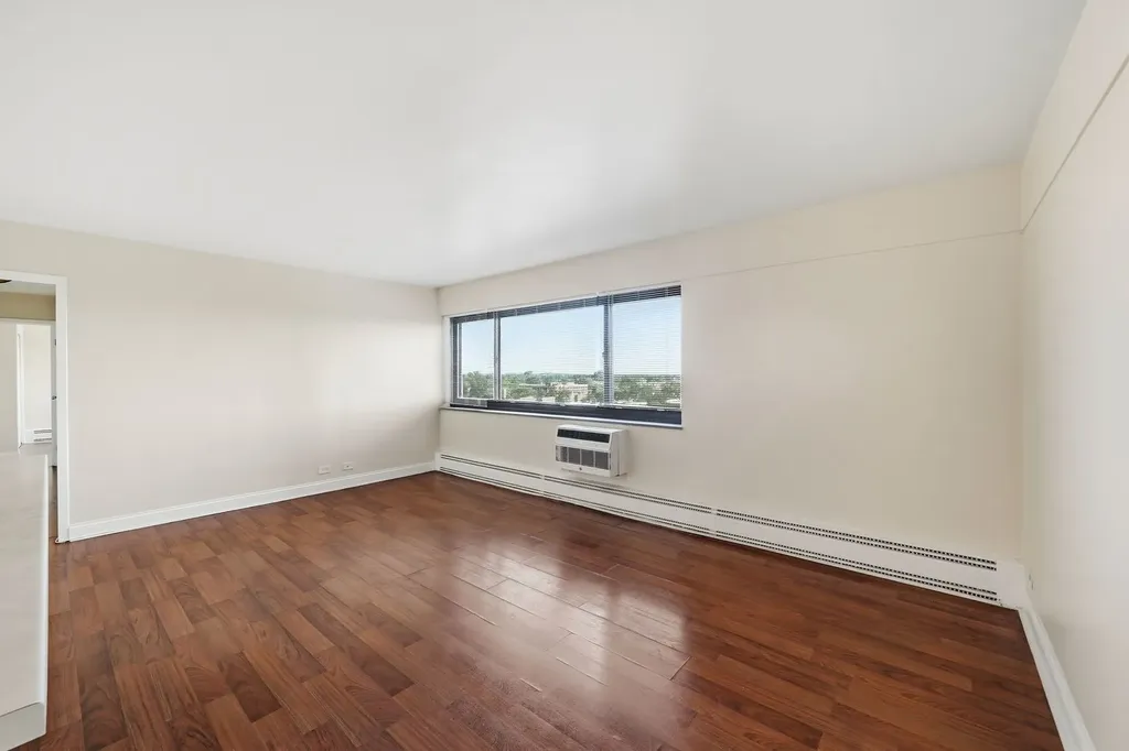 7337 South South Shore Drive Chicago IL 60649