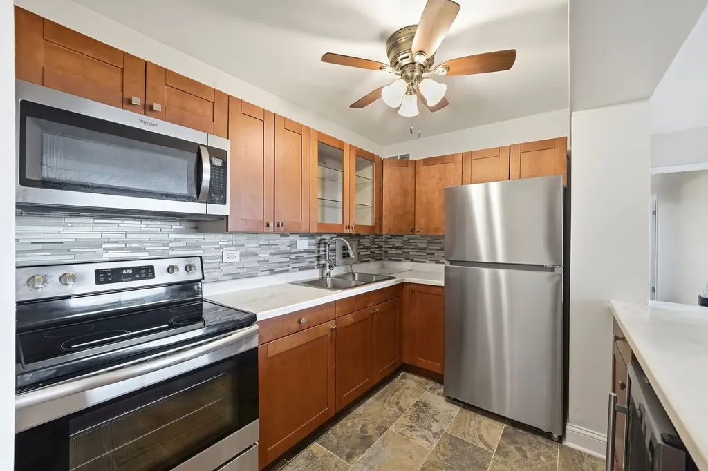 7337 South South Shore Drive Chicago IL 60649