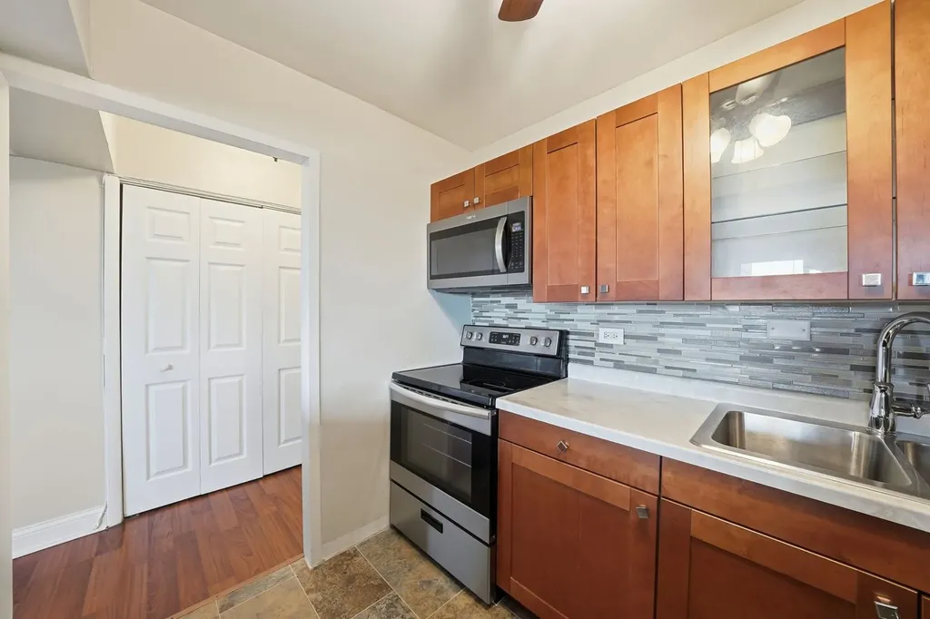 7337 South South Shore Drive Chicago IL 60649