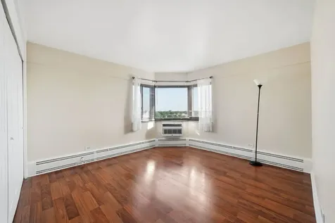7337 South South Shore Drive Chicago IL 60649