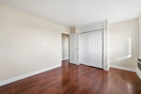 7337 South South Shore Drive Chicago IL 60649