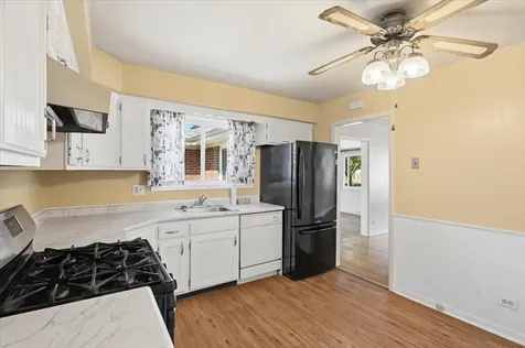 316 Dalton Avenue Mundelein IL 60060