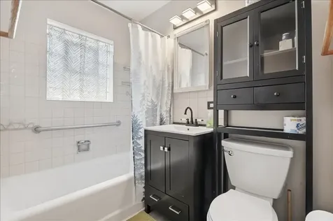 316 Dalton Avenue Mundelein IL 60060