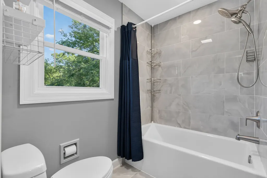 2 Ferndale Court Lake Zurich IL 60047