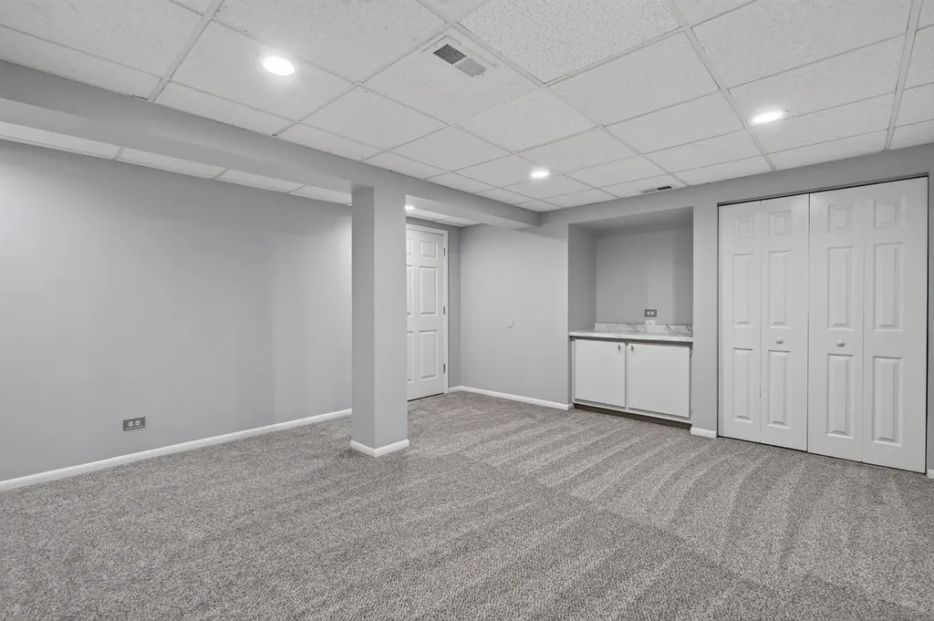 2 Ferndale Court Lake Zurich IL 60047