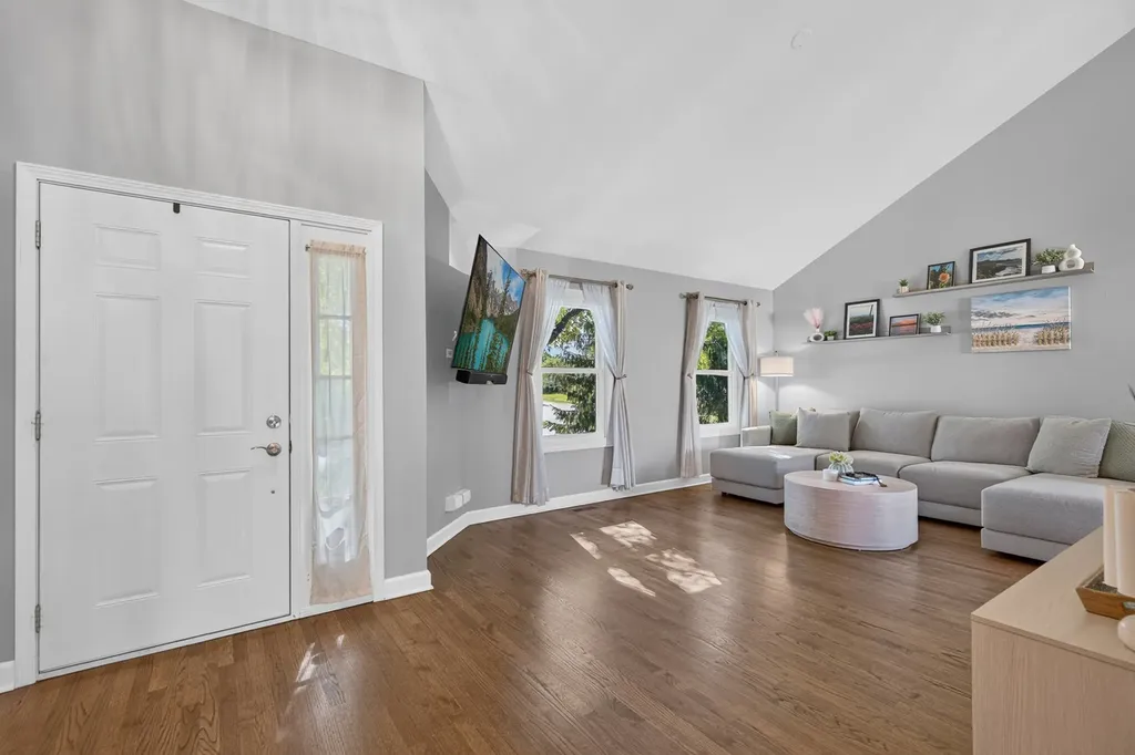 2 Ferndale Court Lake Zurich IL 60047
