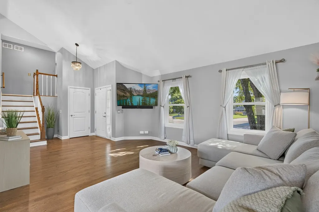 2 Ferndale Court Lake Zurich IL 60047