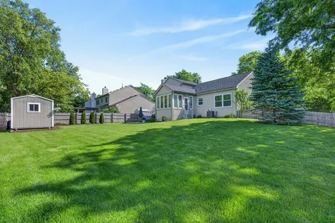 2 Ferndale Court Lake Zurich IL 60047