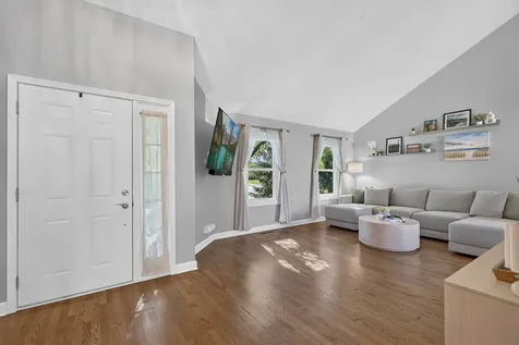 2 Ferndale Court Lake Zurich IL 60047