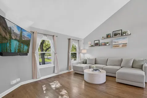 2 Ferndale Court Lake Zurich IL 60047