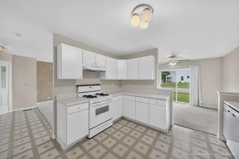 1320 Jenna Drive South Elgin IL 60177