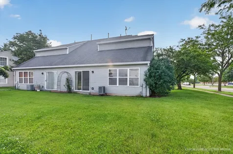1320 Jenna Drive South Elgin IL 60177