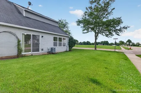 1320 Jenna Drive South Elgin IL 60177