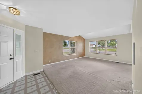 1320 Jenna Drive South Elgin IL 60177