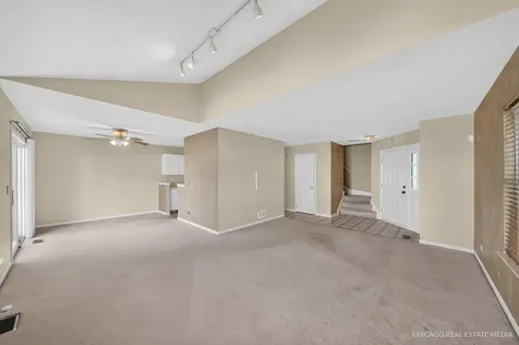 1320 Jenna Drive South Elgin IL 60177