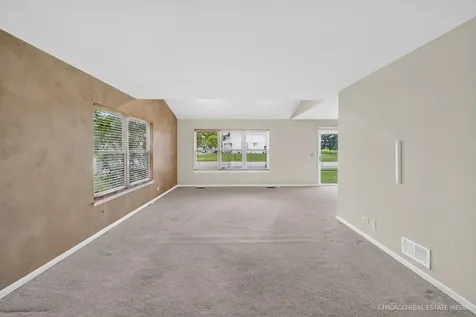 1320 Jenna Drive South Elgin IL 60177