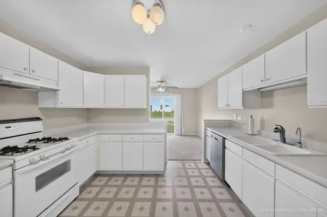 1320 Jenna Drive South Elgin IL 60177
