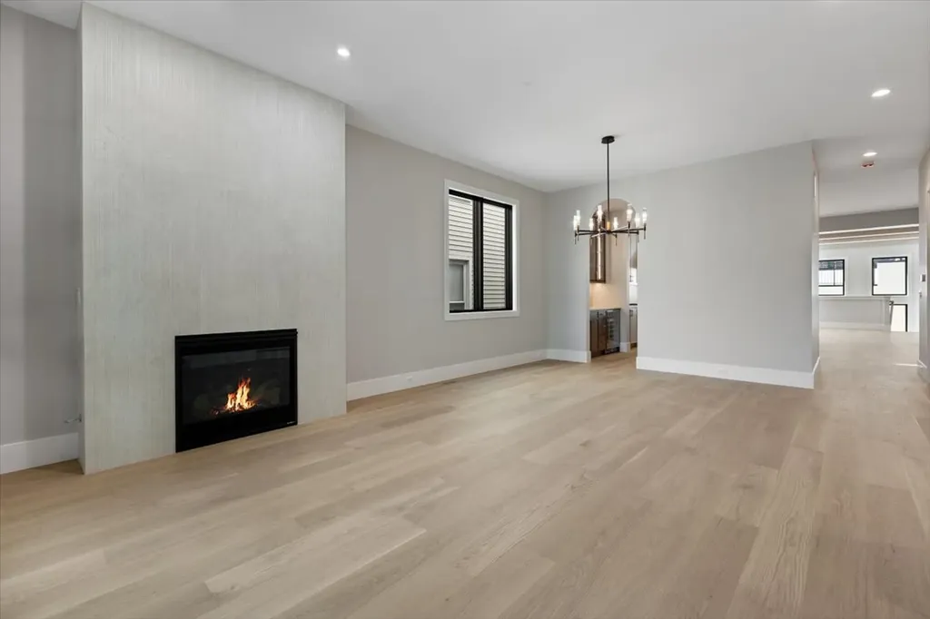 1841 West Newport Avenue Chicago IL 60657