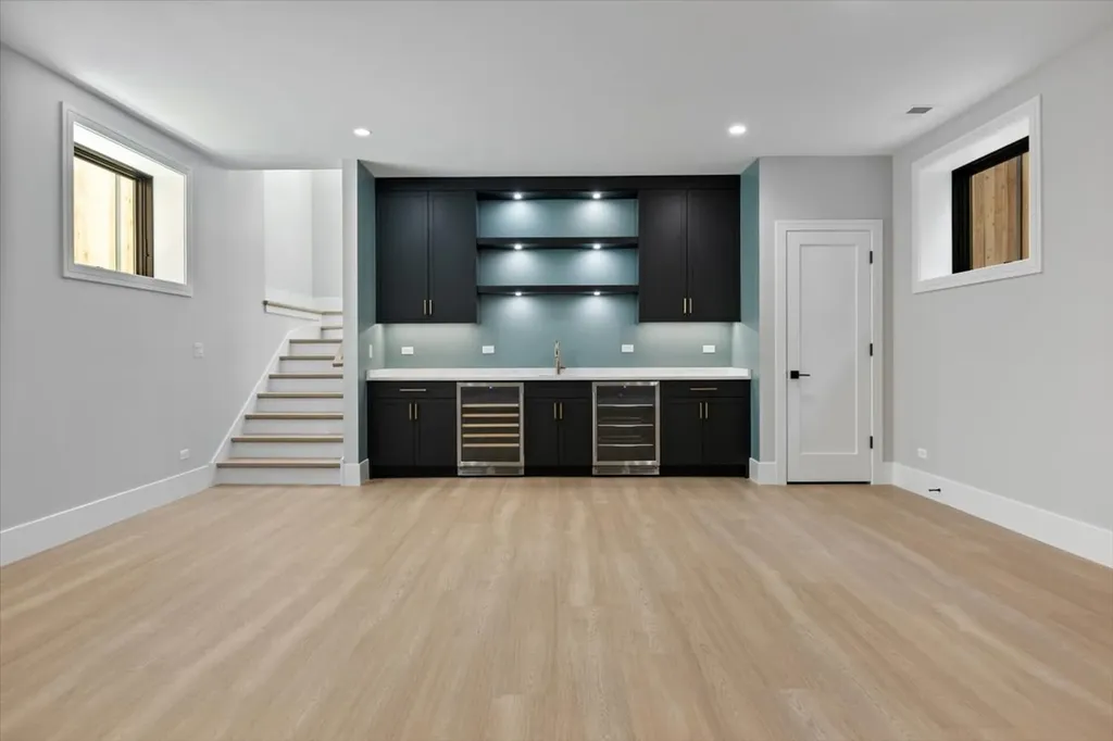 1841 West Newport Avenue Chicago IL 60657