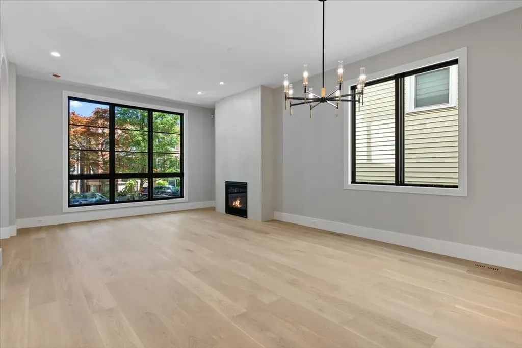 1841 West Newport Avenue Chicago IL 60657