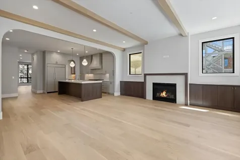 1841 West Newport Avenue Chicago IL 60657