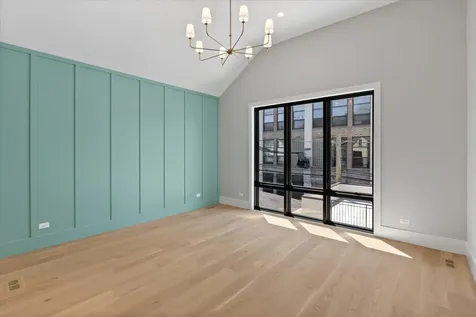 1841 West Newport Avenue Chicago IL 60657