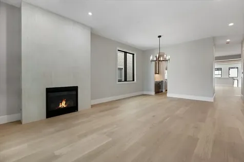 1841 West Newport Avenue Chicago IL 60657