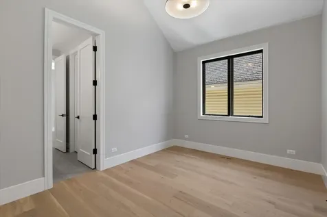 1841 West Newport Avenue Chicago IL 60657
