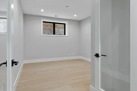 1841 West Newport Avenue Chicago IL 60657