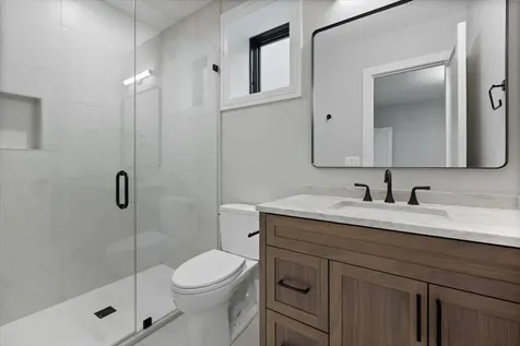 1841 West Newport Avenue Chicago IL 60657