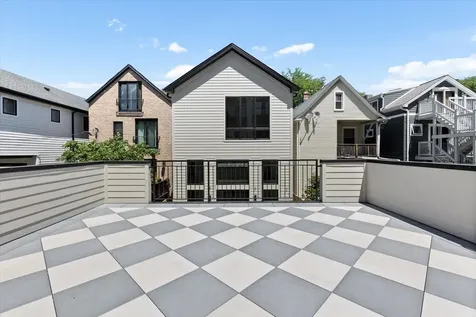 1841 West Newport Avenue Chicago IL 60657